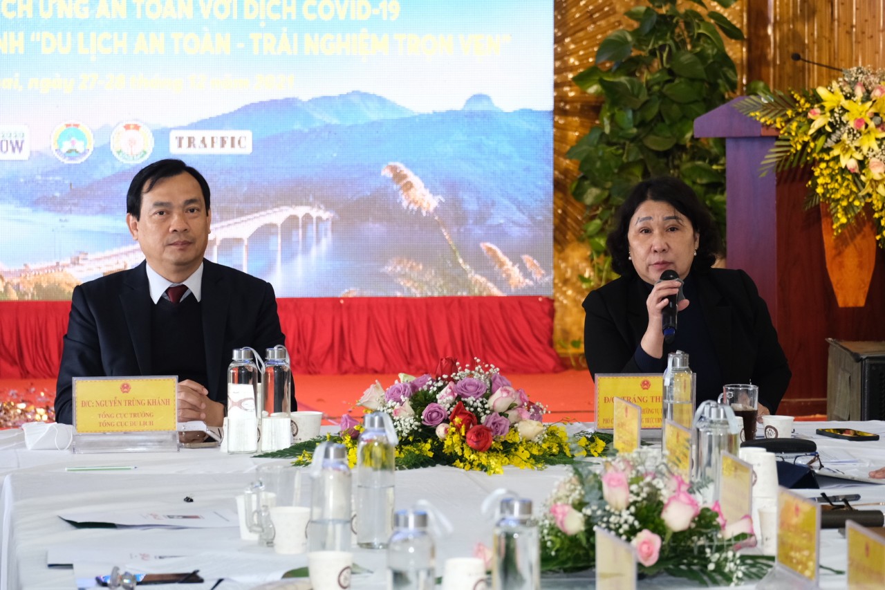 Tổng cục trưởng TCDL Nguyễn Trùng Khánh và Phó Chủ tịch UBND tỉnh Sơn La Tráng Thị Xuân chủ trì hội nghị